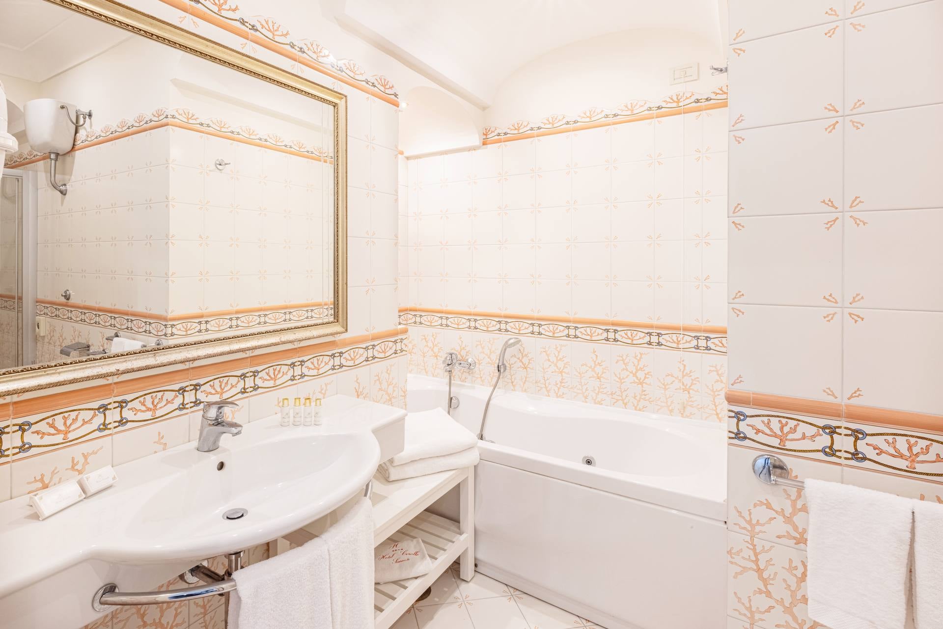 Soluzione Familiare Camere Hotel Corallo Sorrento 010